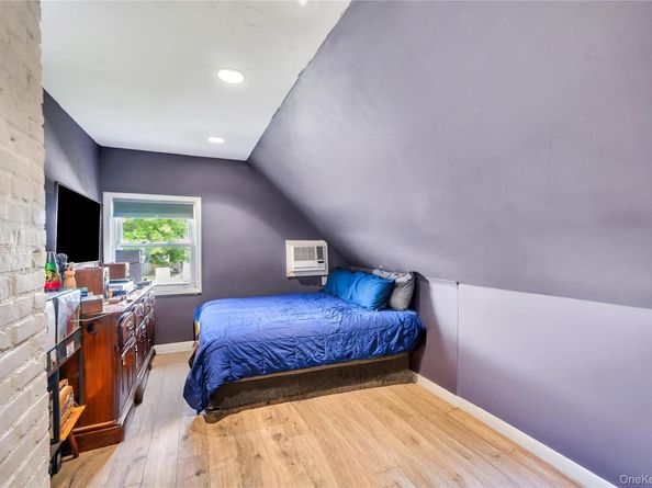 190 Meridian Road, Levittown NY 11756