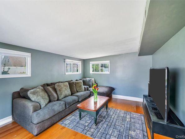 190 Meridian Road, Levittown NY 11756
