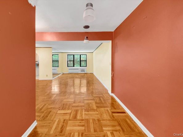 277 Bronx River Road 4L, Yonkers NY 10704