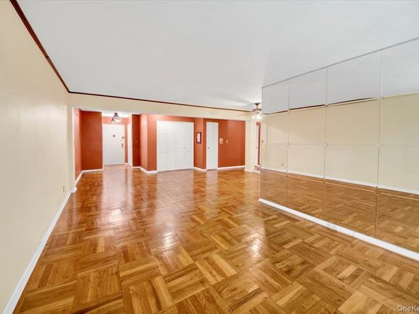 277 Bronx River Road 4L, Yonkers NY 10704
