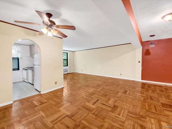 277 Bronx River Road 4L, Yonkers NY 10704