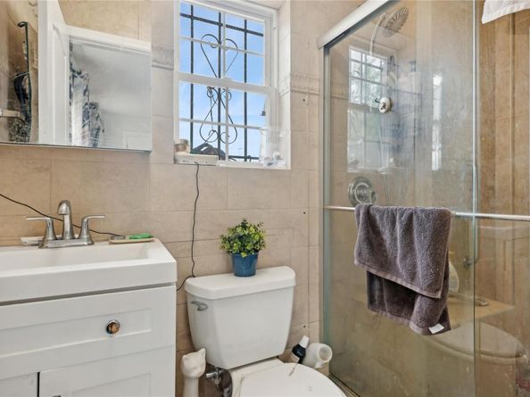 61-31 136th Street, Flushing NY 11367