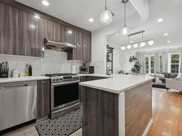 61-31 136th Street, Flushing NY 11367