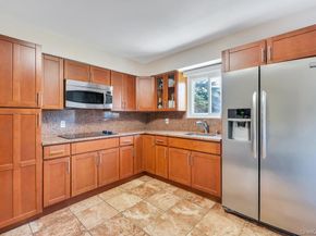 54 Felicia Court, Plainview NY 11803