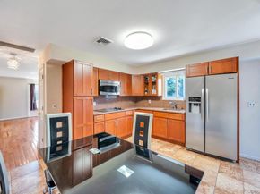 54 Felicia Court, Plainview NY 11803