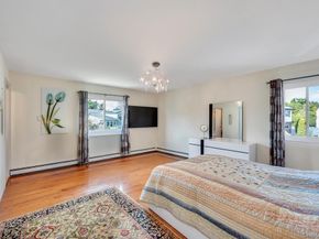 54 Felicia Court, Plainview NY 11803