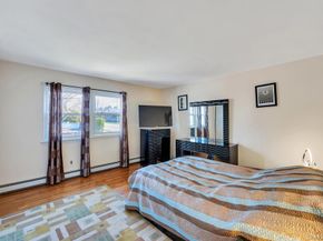 54 Felicia Court, Plainview NY 11803