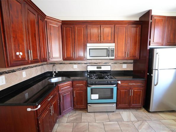 56-29 Roosevelt Avenue, Flushing NY 11377