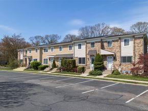 83 Town House Drive, Massapequa Park NY 11762