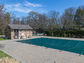 83 Town House Drive, Massapequa Park NY 11762