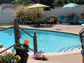 212 Matthews Road, Oakdale NY 11769