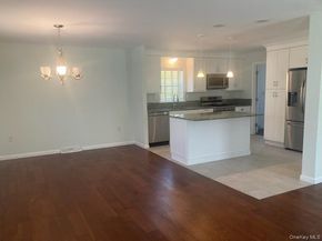 1661 Old Country Road 516, Riverhead NY 11901
