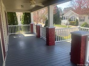 1661 Old Country Road 516, Riverhead NY 11901