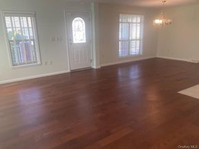 1661 Old Country Road 516, Riverhead NY 11901