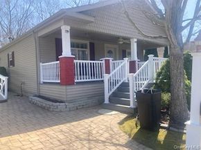 1661 Old Country Road 516, Riverhead NY 11901