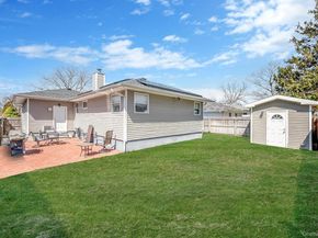 7 Hollywood Drive, Shirley NY 11967