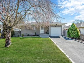 7 Hollywood Drive, Shirley NY 11967