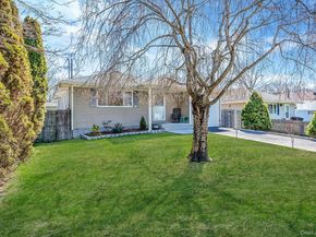 7 Hollywood Drive, Shirley NY 11967