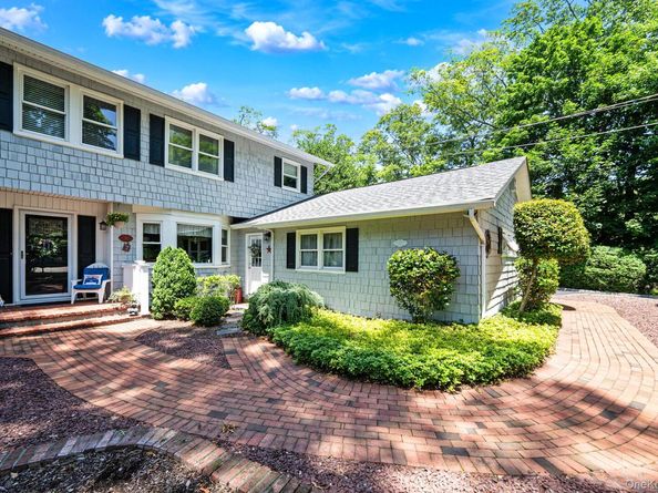 12 Knoll Crest, Miller Place NY 11764