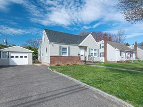 61 Dosoris Lane, Glen Cove NY 11542
