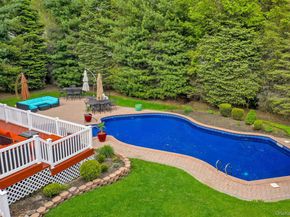 5 Merlin Lane, East Setauket NY 11733