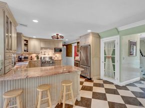 5 Merlin Lane, East Setauket NY 11733