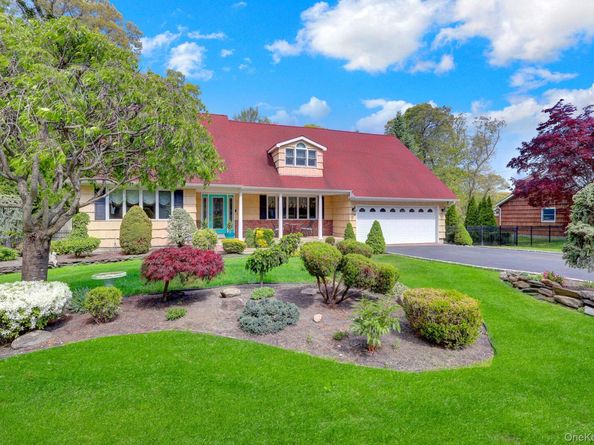 5 Merlin Lane, East Setauket NY 11733