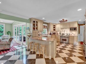 5 Merlin Lane, East Setauket NY 11733