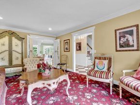 5 Merlin Lane, East Setauket NY 11733