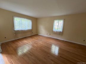 40 Town House Drive, Massapequa Park NY 11762