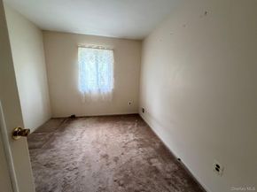40 Town House Drive, Massapequa Park NY 11762