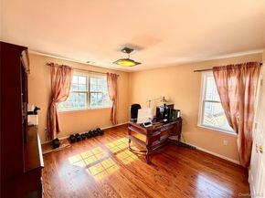 122 Walker Road, Mineola NY 11501