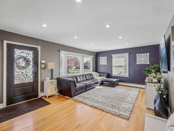 76 S Bay Drive, Massapequa NY 11758
