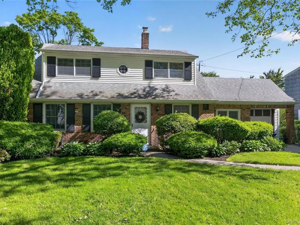 261 Wright Avenue, Carle Place NY 11514