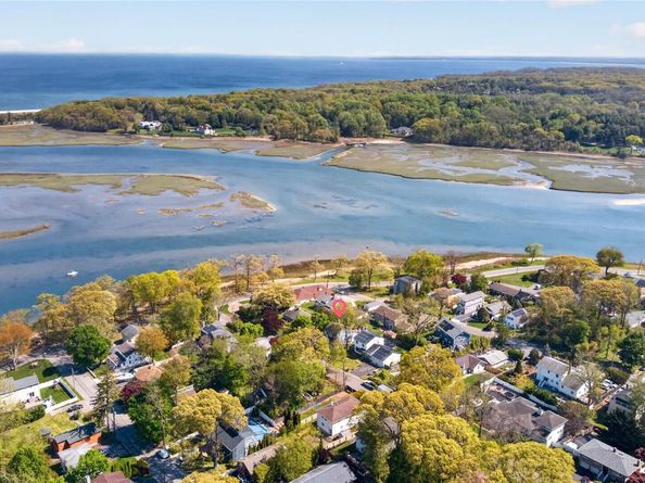 118 Longfellow Drive, Kings Park NY 11754