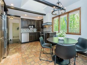 10 Jeannette Drive, Port Washington NY 11050