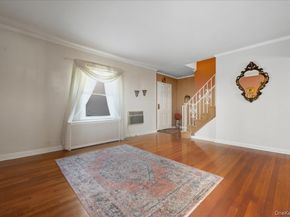 38 Irving Lane, New Hyde Park NY 11040