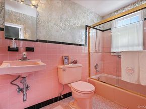 38 Irving Lane, New Hyde Park NY 11040