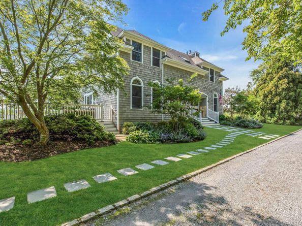 56 S Country Road, Westhampton NY 11977