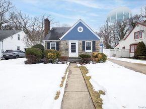 1746 Rockville Drive, Baldwin NY 11510