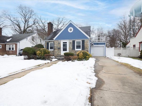 1746 Rockville Drive, Baldwin NY 11510