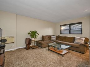 25 Elizabeth Street 2F, Farmingdale NY 11735