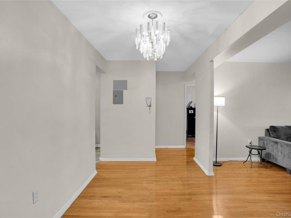 245 Bronx River Road 7C, Yonkers NY 10704