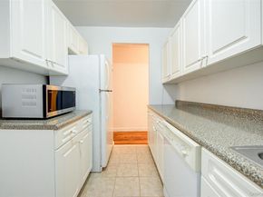 67-12 Yellowstone Boulevard D9, Forest Hills NY 11375