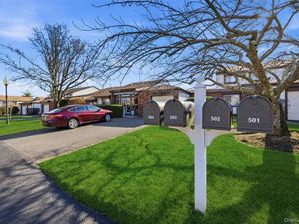 504 Gotham Court N, Saint James NY 11780