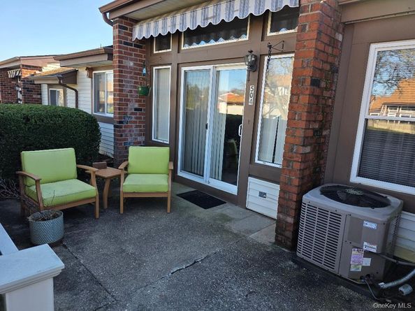 504 Gotham Court N, Saint James NY 11780