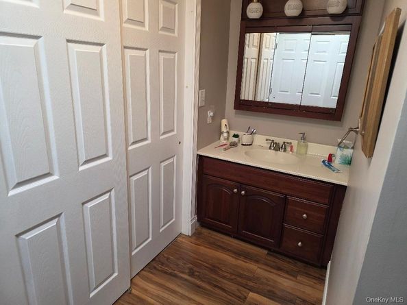 504 Gotham Court N, Saint James NY 11780