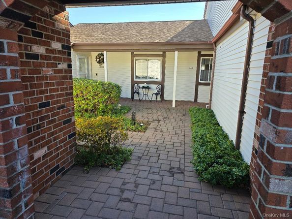 504 Gotham Court N, Saint James NY 11780