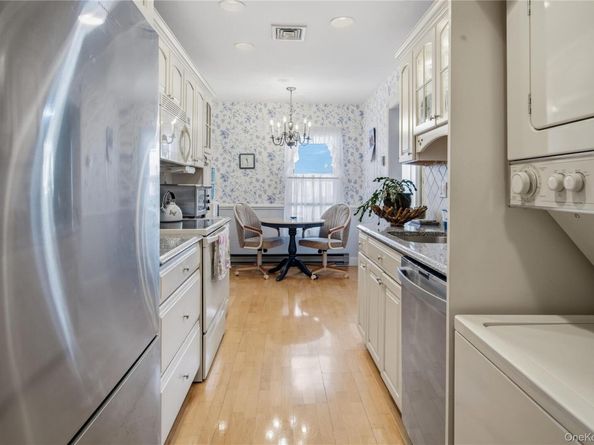 504 Gotham Court N, Saint James NY 11780