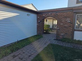 504 Gotham Court N, Saint James NY 11780